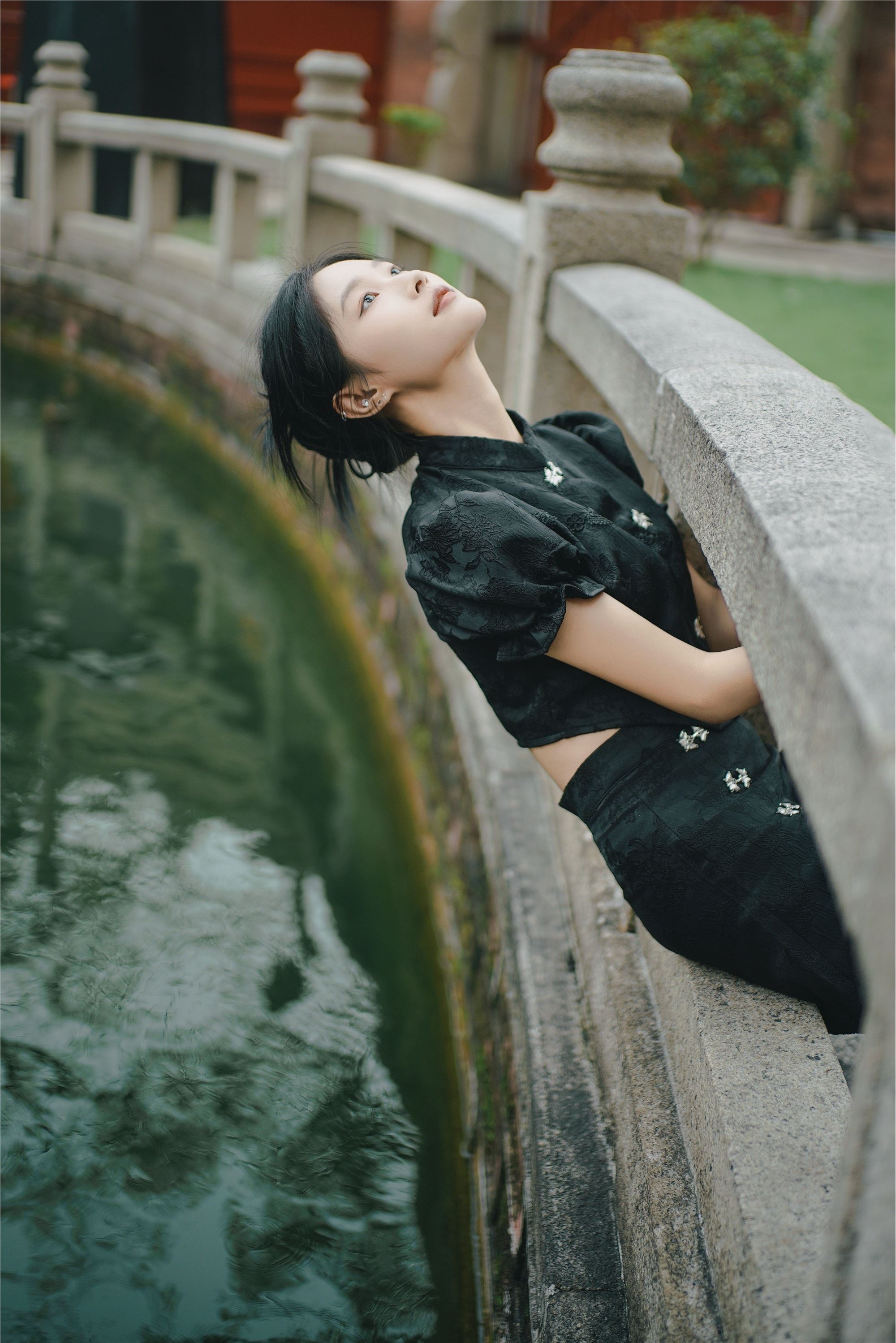 YITUYU艺图语 2025.01.06 娴静犹如花照水 欣欣